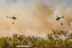 Landscape-Angus-Photo-B206-and-R44-with-Bucket-at-Wildfire